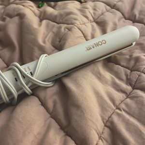 CONAIR hair straightener